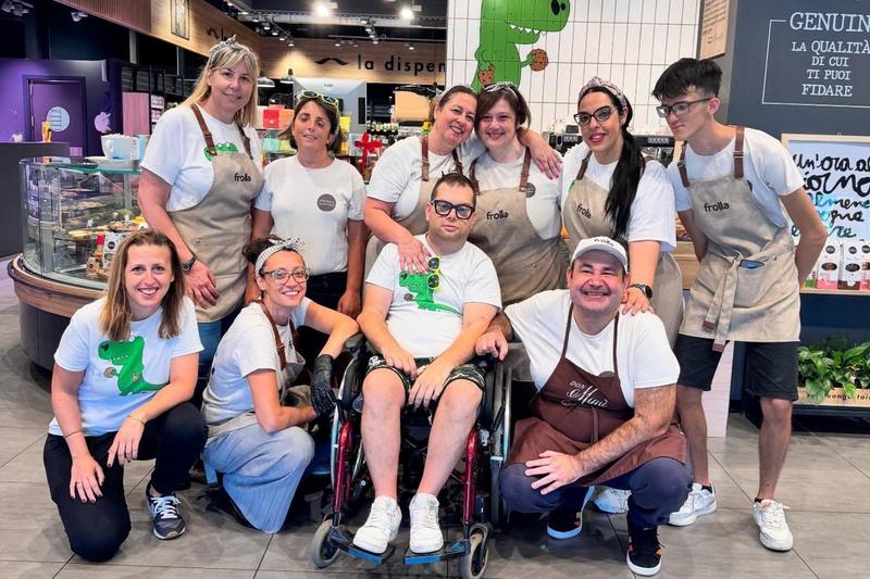 Gli odiatori contro la coop dei disabili: “Non ci entrerei nemmeno se fosse l’ultimo bar al mondo”