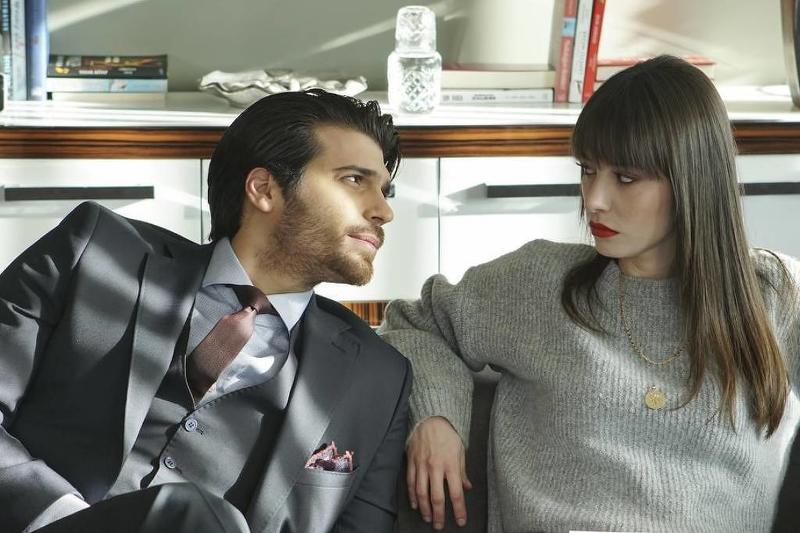 Novela turca surpreende Globo e toma liderança de 'Vale Tudo' no streaming
