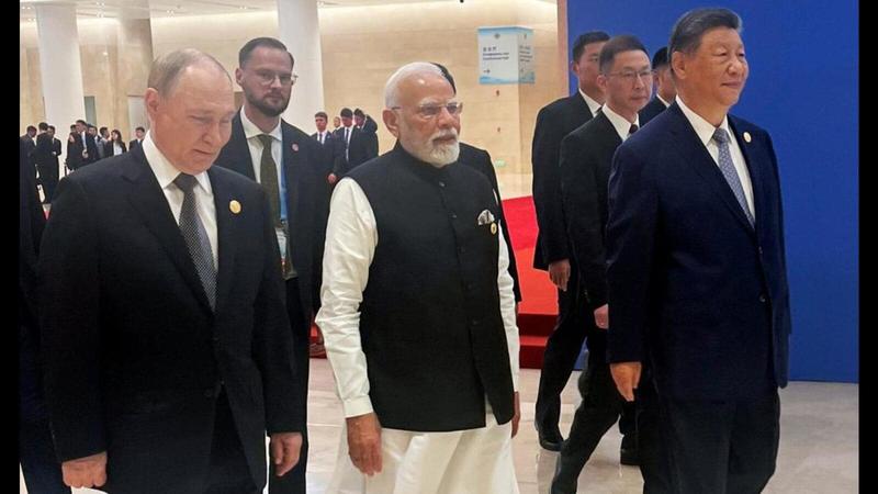 Stand up to the US, but be careful about standing with China