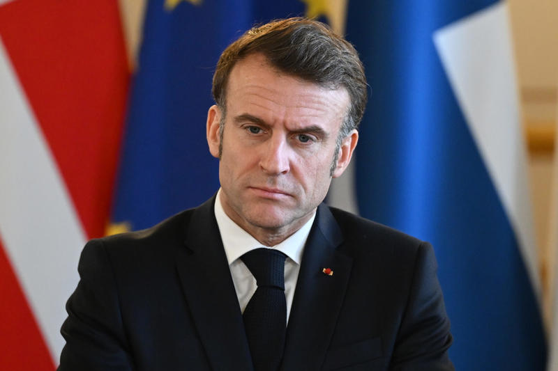 Francia, alta tensione politica: mercati in attesa della scelta di Macron