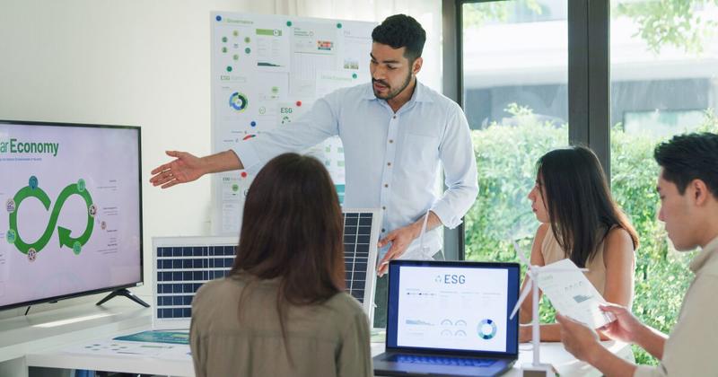 Normas que impulsan el cambio: regulaciones como palancas de transformación económica