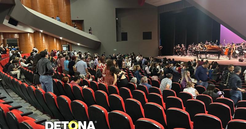 Un concierto por los suelos, con precios por las nubes