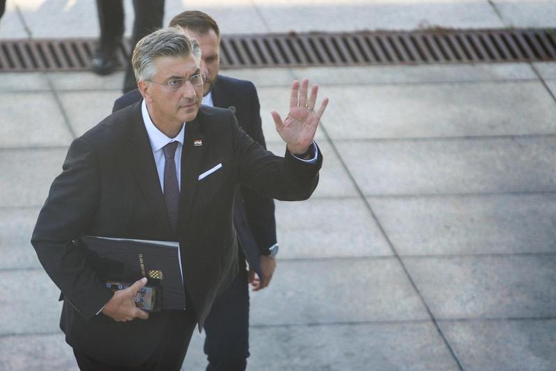 Ante Tomić: Plenković je uslikan kako se bezvoljno ljulja. Možda se na trenutak prene i nije mu jasno što se dogodilo