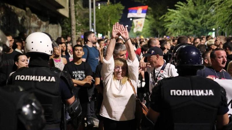 Protesti „Kičmom protiv nasilja“ organizovani širom Srbije