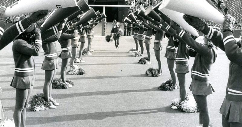 Another Voice: Bring back the Buffalo Bills cheerleading squad