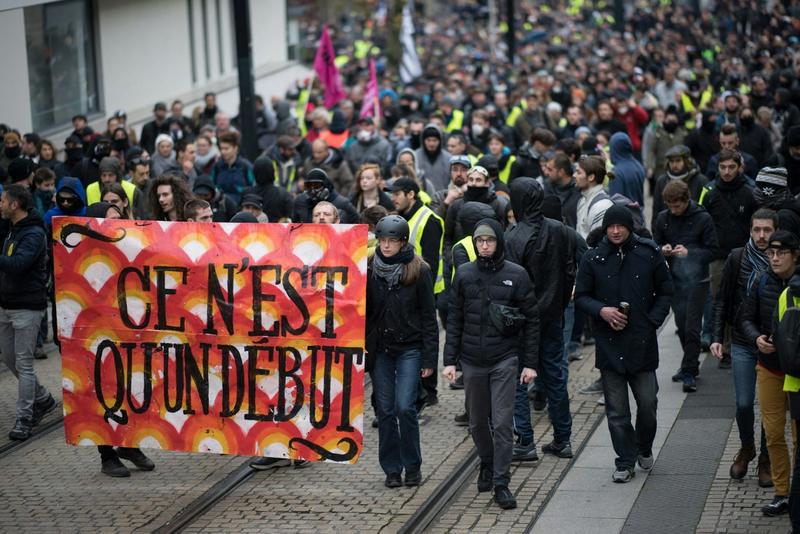 « Bloquons tout » est-il vraiment la saison 2 des Gilets jaunes ?
