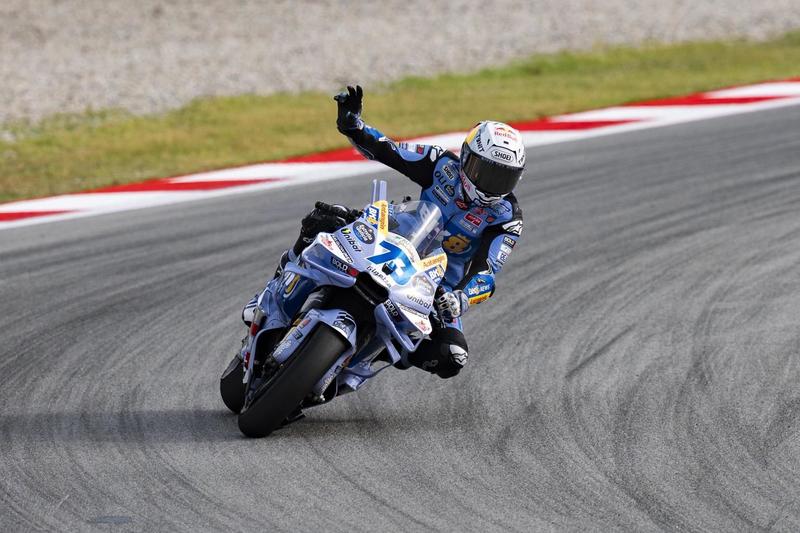 Alex Marquez show in Catalogna, anche il fratello Marc si arrende. Bastianini sul podio, rimonta Bagnaia /