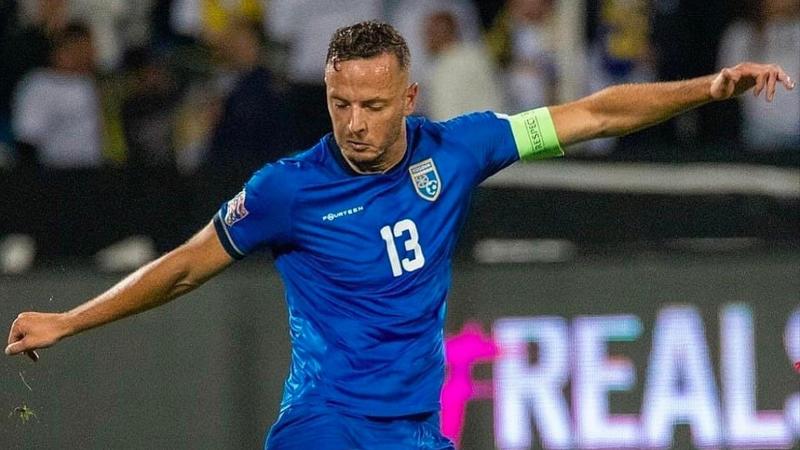Rrahmani lascia la nazionale e torna a Napoli, l'infortunio puÃ² tenerlo fermo un mese: Conte deve ripensare la difesa