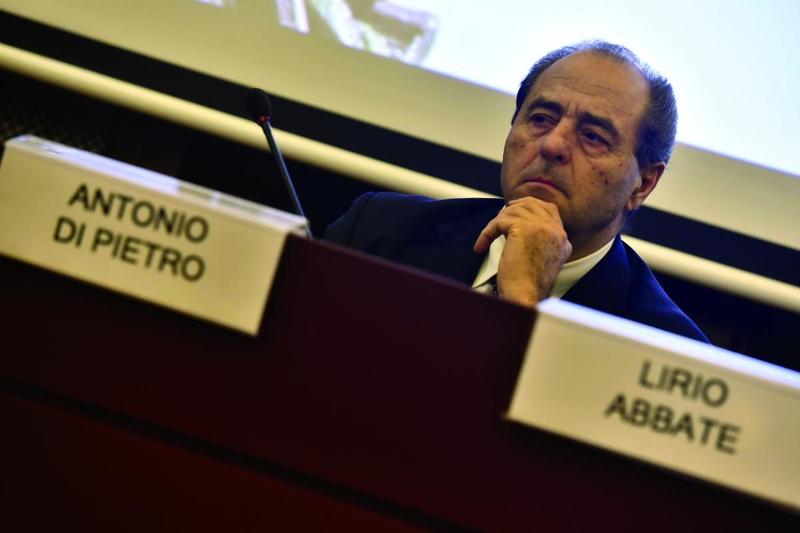 All’amico Di Pietro che nega l’appiattimento del gip al pm faccio solo un nome: Ghitti