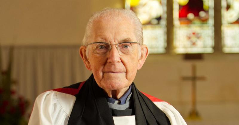 Former Coldstream Guardsman and minister who made his home in Norfolk dies aged 97