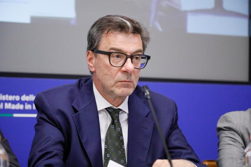 Una manovra di responsabilità e prudenza. Giorgetti “Niente sacrifici. Le voci? Calciomercato”