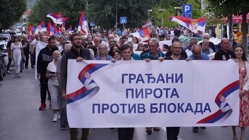 „Građani protiv blokada“ i kontraskupovi: Meštani Čačka sprečavali pristalice SNS da napuste grad, pa ih pustili, u Šapcu i Nišu se naprednjaci razišli- odustali od protesta