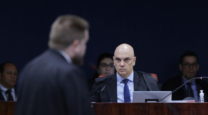 Os Vingadores da Democracia