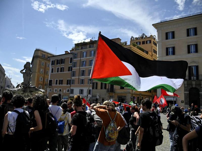 L'Italia ferita dai pro Pal e le colpe della sinistra
