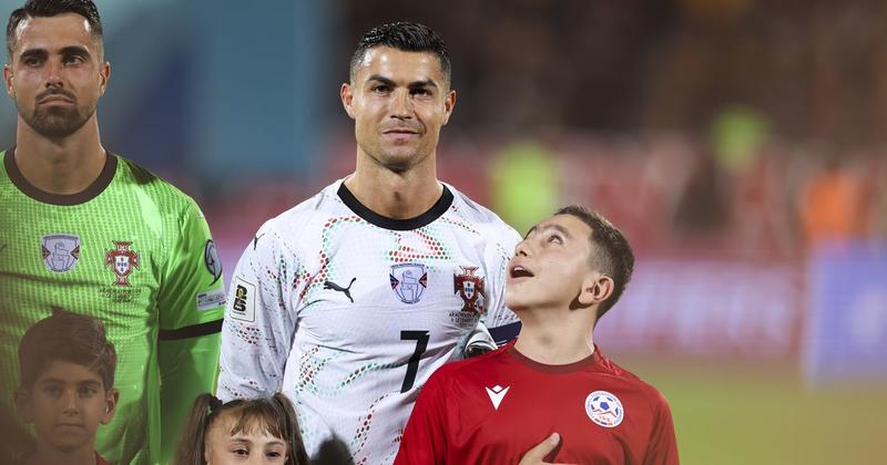 O olhar derretido para Cristiano Ronaldo
