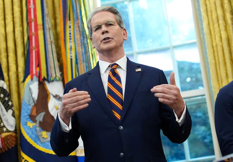 “I’m Gonna Punch You”: Two Top Trump Officials Erupt in Public Fight
