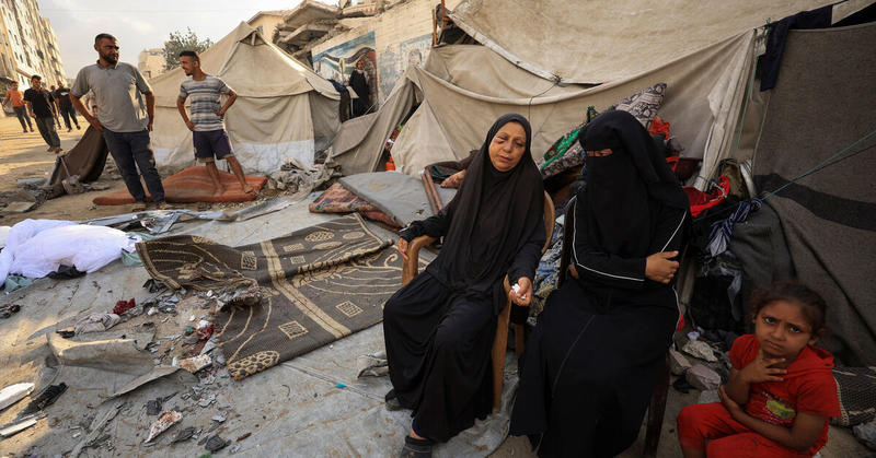 Some tents enter Gaza but Red Cross says enclave needs many more
