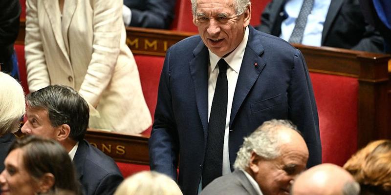 Neoliberalism in France Receives a New Blow as Yet Another Government Falls