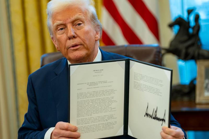 Trump Slaps His Name on Infrastructure Projects Funded by Biden