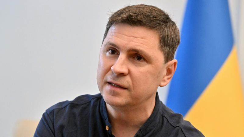 Il consigliere ucraino Podolyak: «Putin capisce solo la forza. Sanzioni più dure, bisogna isolarlo»