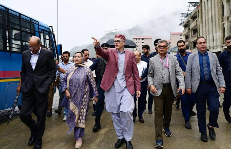 Complete AIIMS Awantipora in stipulated time: Omar