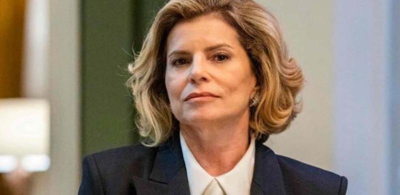 Deborah Bloch afasta sombra de Beatriz Segall e brilha como Odete Roitman