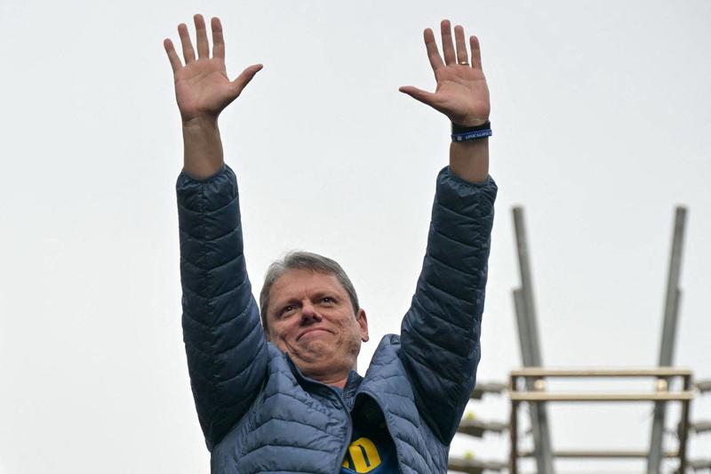 Tarcísio pode pular a vez em 2026