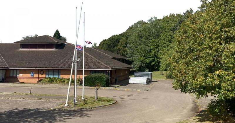 Security fencing delivered to hotel at centre of asylum seeker protests