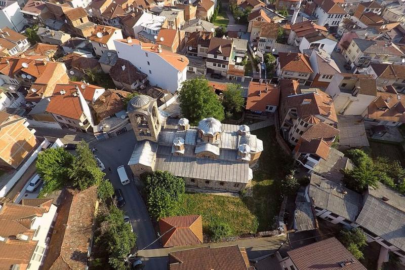 Kosovo i Metohija: Svetlost kroz oblake