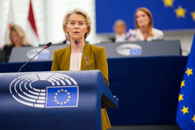 Von der Leyen: “Proteggere i media e la stampa indipendenti, più fondi nel prossimo bilancio Ue”