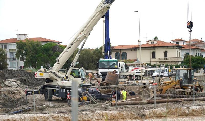 Lavori post-alluvione a Livorno, i Tre Ponti verso i test da sforzo
