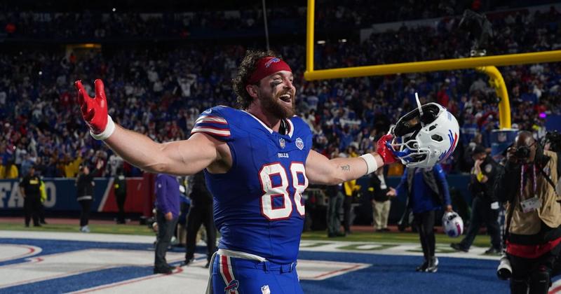 Letter: A true fan hangs in there, winning or losing
