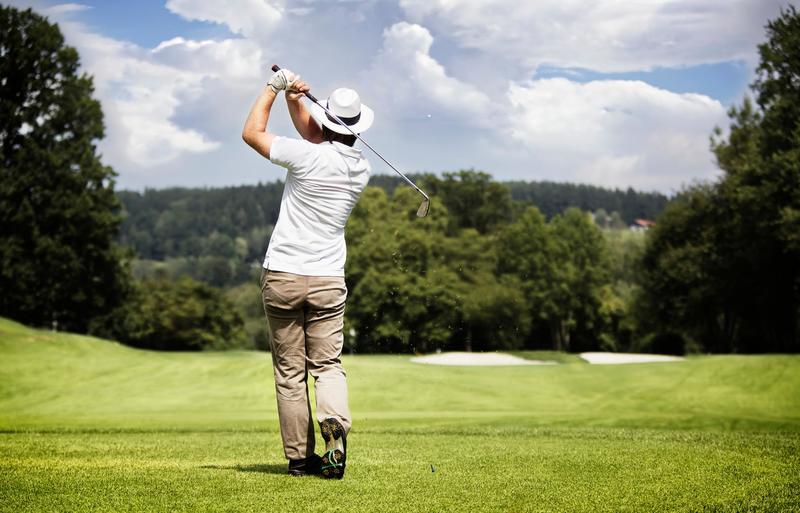 Campo da golf abusivo, denunciati proprietario e gestore