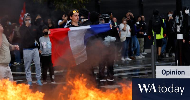 Block Everything: France faces a financial crisis as it descends into chaos