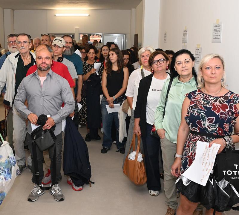 Casting per la fiction sulla Panini, folla di aspiranti attori: via alla selezione delle comparse / Foto