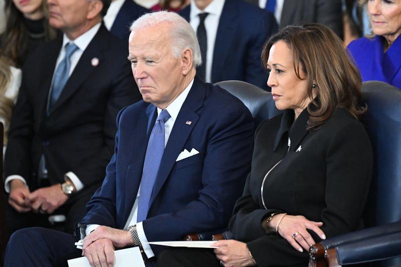 Harris Is Bashing Biden in Her New Book. It’s About Time.