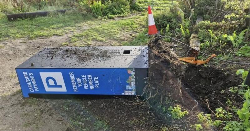 Pay machine vandalised in riverside car park