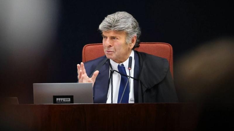 Entre a mão pesada e o perdão seletivo: o espetáculo de Luiz Fux