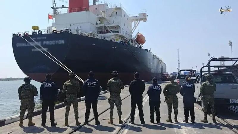 Petróleo, almirantes y omisiones