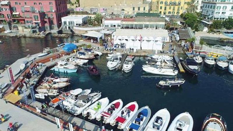 Il Circolo Posillipo vietaÂ tutti i giochi con le carte:Â«Basta burraco e scoponeÂ»