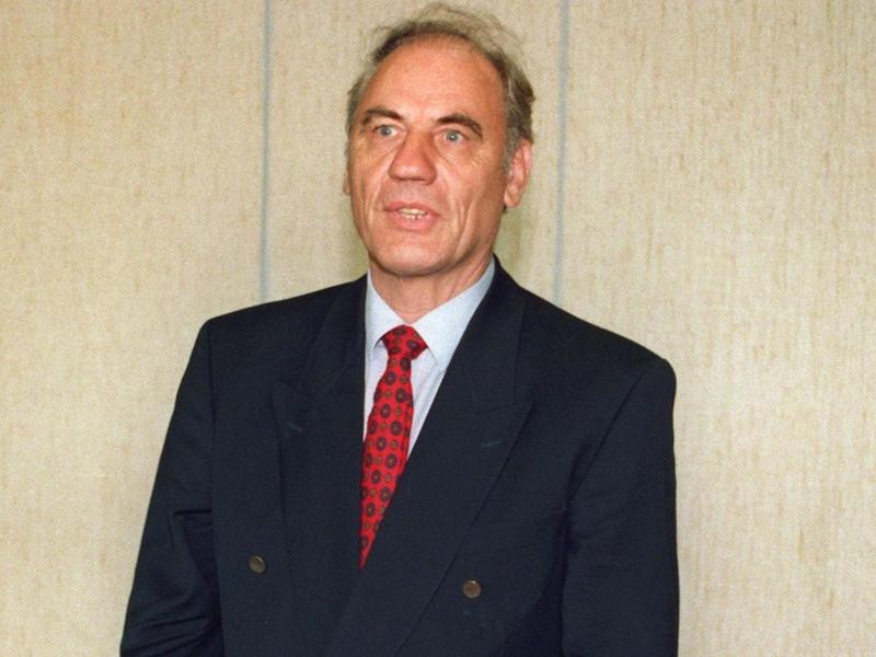 Cancro curato con i fanghi, Francesco muore a 14 anni: a processo i genitori seguaci di Hamer