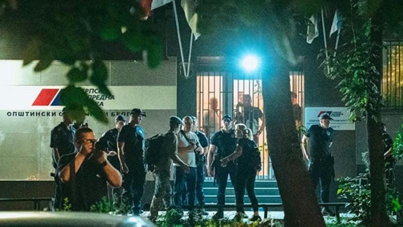 Ljudi u crnom… došli su i po nas
