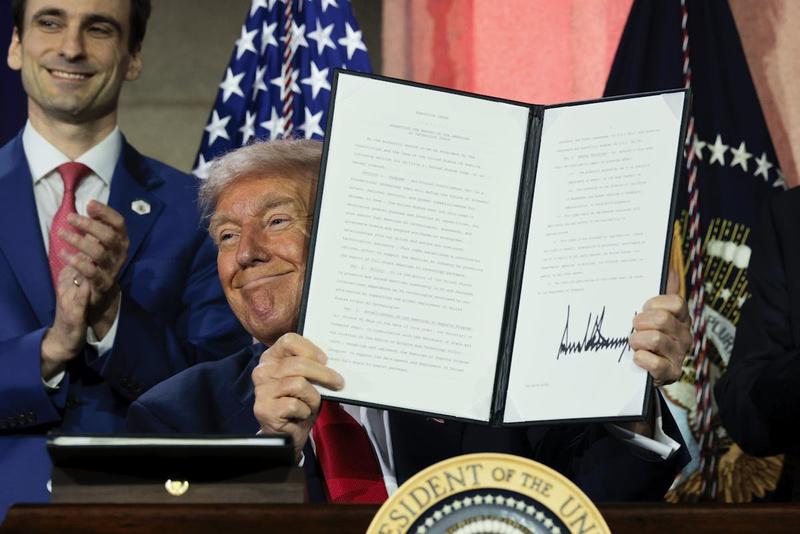 Under Trump, It’s Much Better to Be a Bot Than a Human