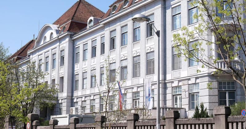 Porod s fatalnim završetkom u Zagrebu opravdano je zgrozio javnost, ta ‘nova moda‘ rađanja nosi golemi rizik