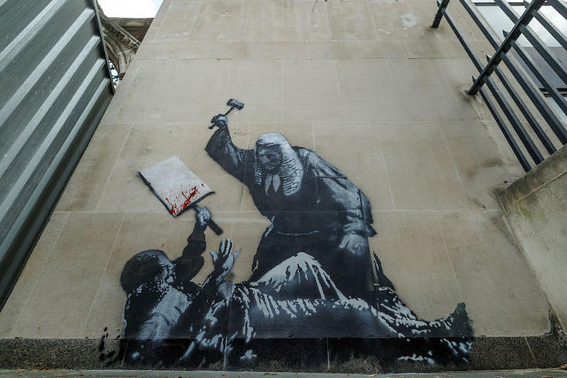 Art attack /					 													 						Bored of Banksy