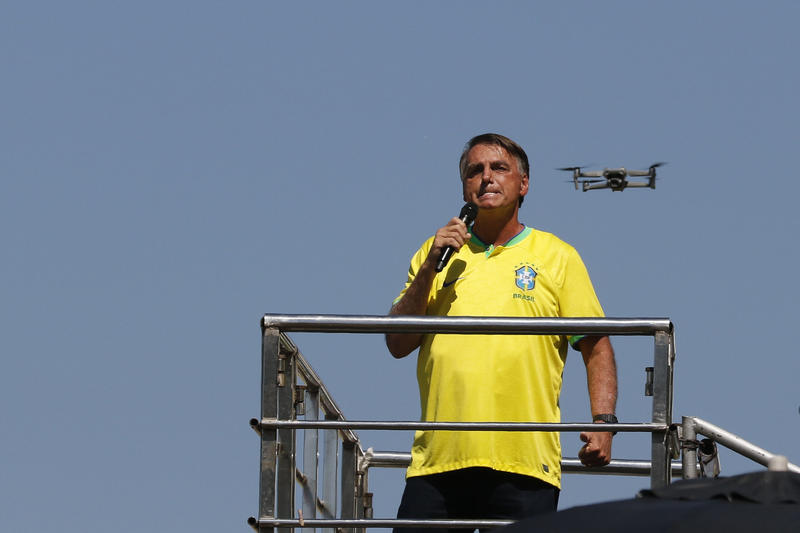 Transformaram Bolsonaro em um mártir