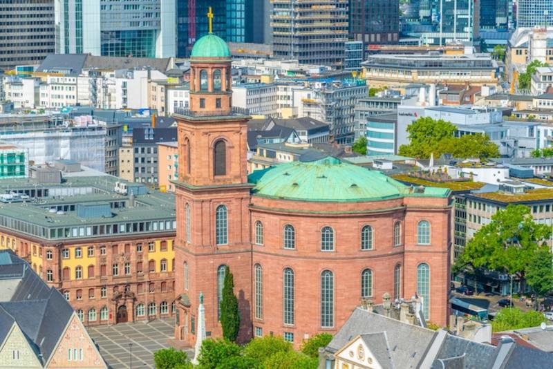 Frankfurt baut Demokratie - aber im Schneckentempo