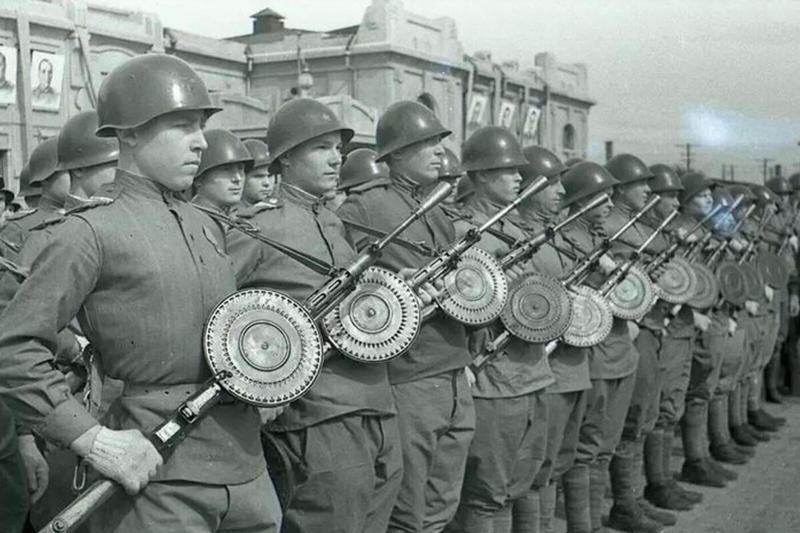 Последний Парад Победы 1945-го до сих пор хранит свои секреты