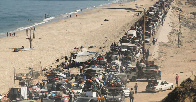 Israel intensifies Gaza City bombing as Rubio arrives
