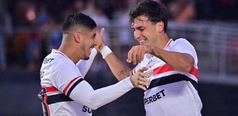 São Paulo bate o Botafogo e confirma reação espetacular no Brasileirão
